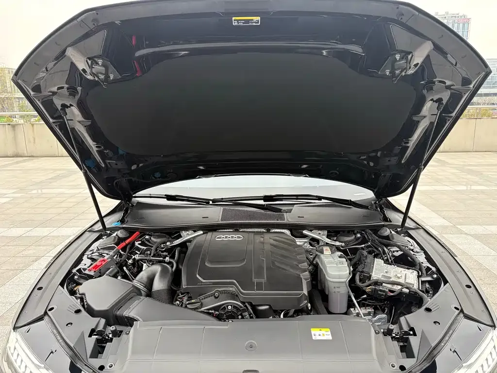 Audi A7L 2023 из CN, фото 8