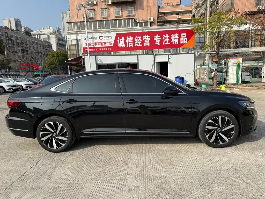 Volkswagen Passat — фото 6