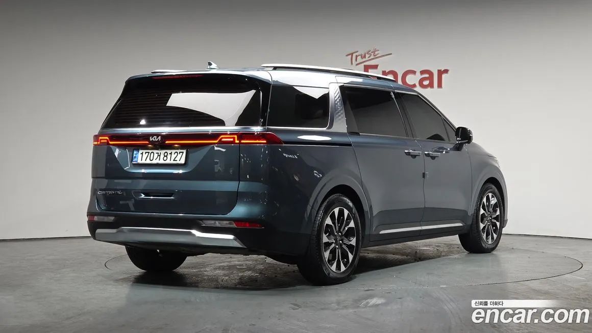 Kia Carnival — фото 10