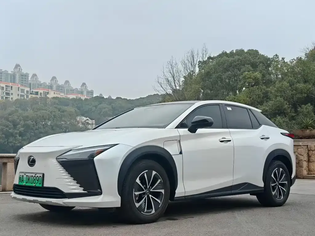 Lexus RZ