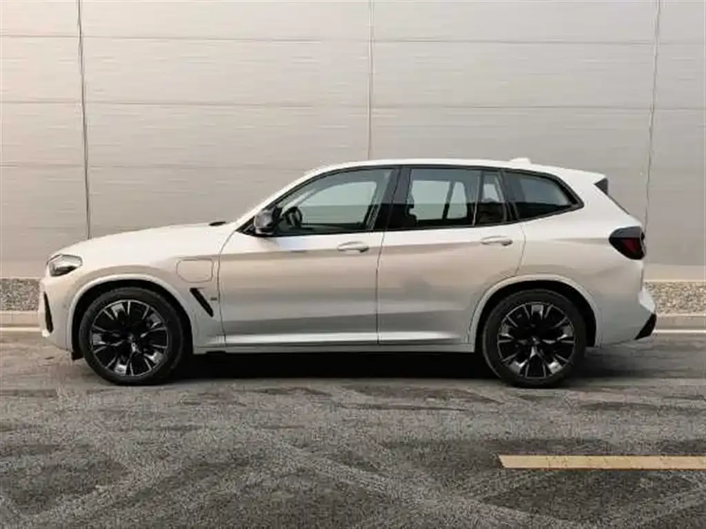 BMW iX3 2025 из CN, фото 9