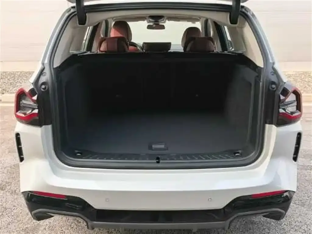 BMW iX3 2025 из CN, фото 2