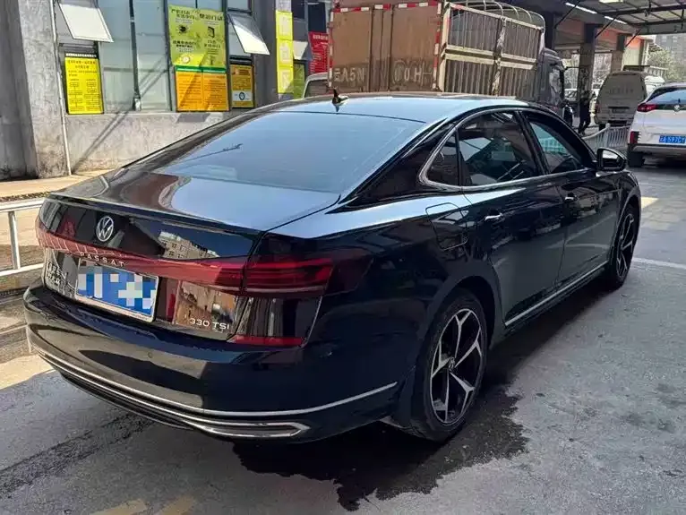 Volkswagen Passat — фото 6