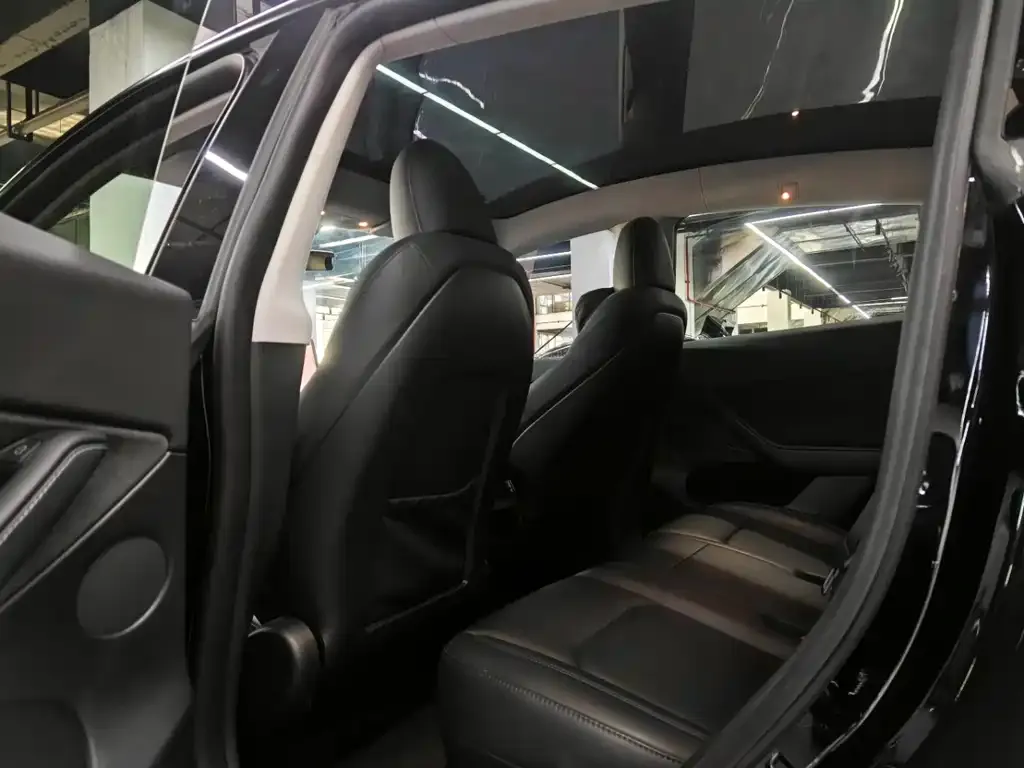 Tesla Model Y 2024 из CN, фото 4