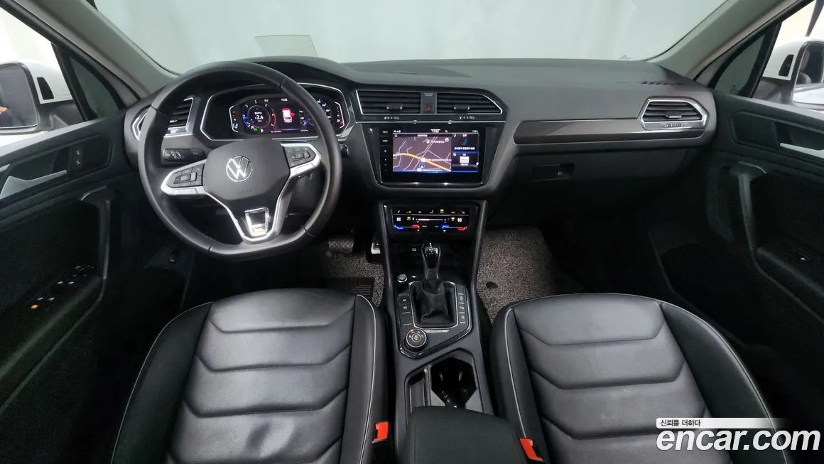 Volkswagen Tiguan — фото 8