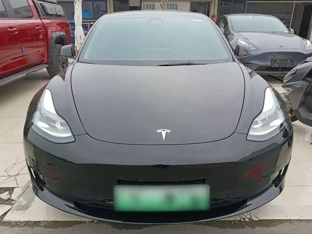Tesla Model 3 — фото 2