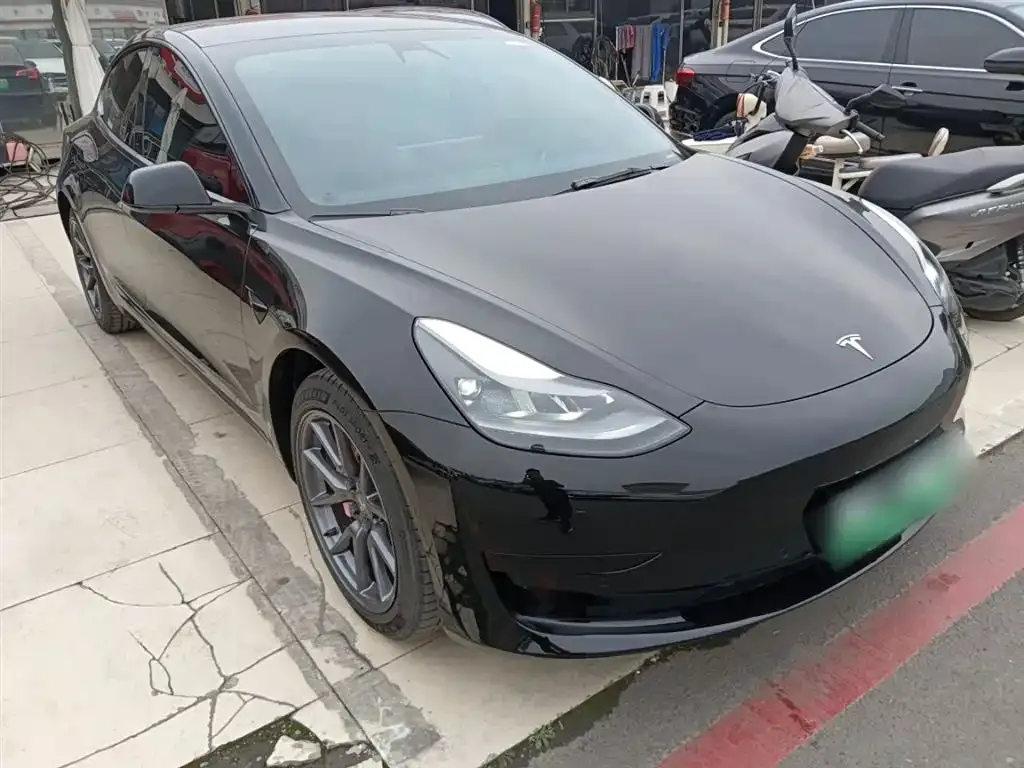 Tesla Model 3 — фото 8