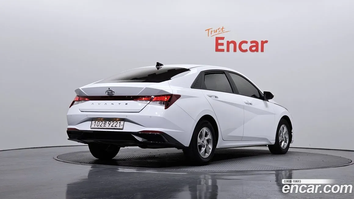 Hyundai AVANTE 2022 из KR, фото 2