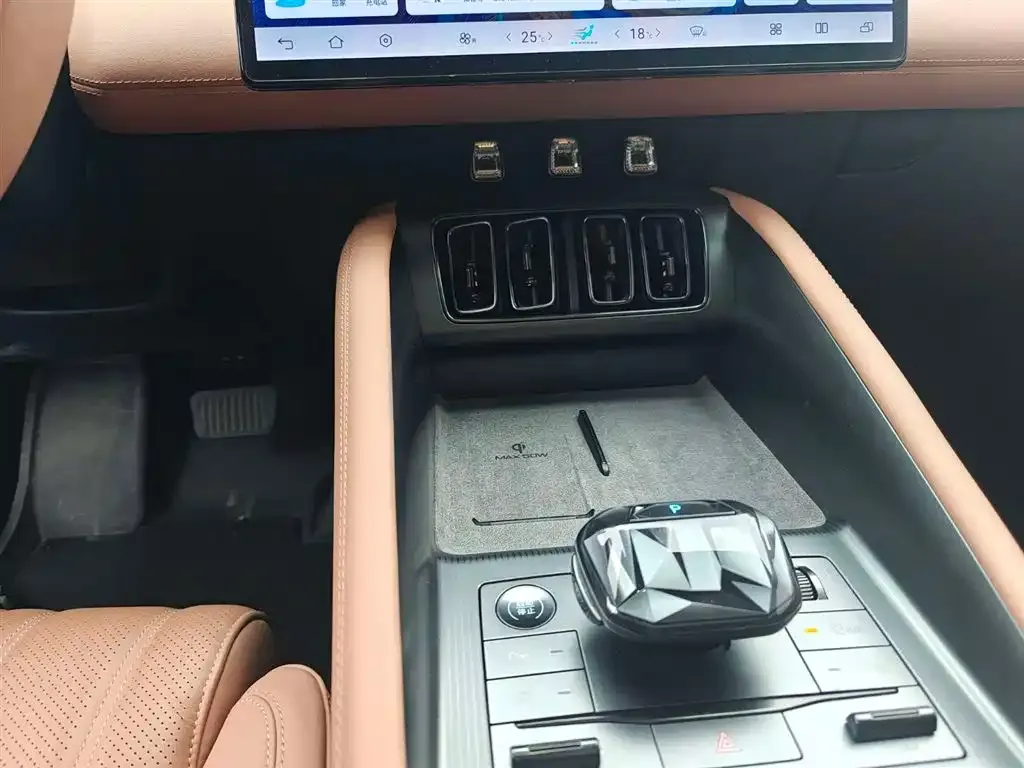 BYD L EV 2024 из CN, фото 5