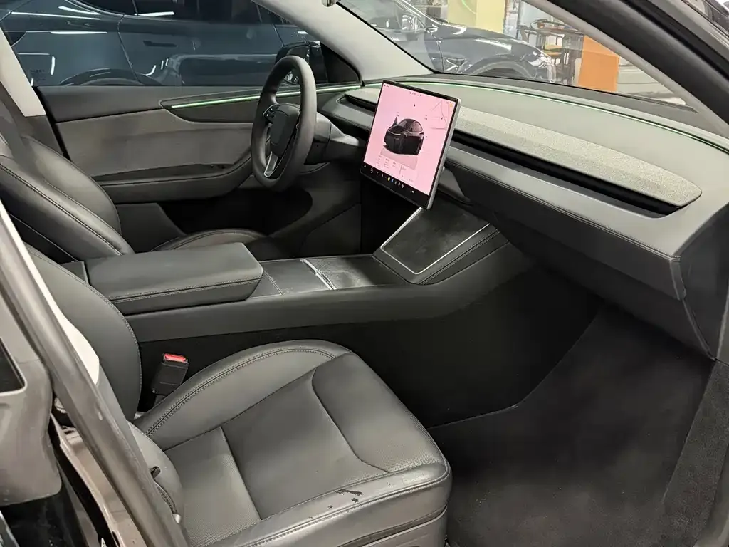 Tesla Model Y — фото 3