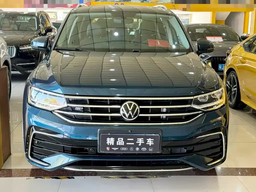 Volkswagen Tiguan L — фото 9