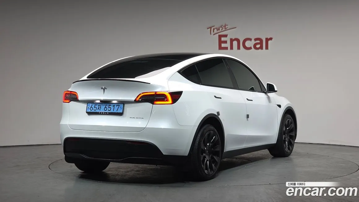 Tesla Model Y — фото 6