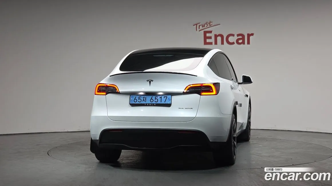 Tesla Model Y — фото 2