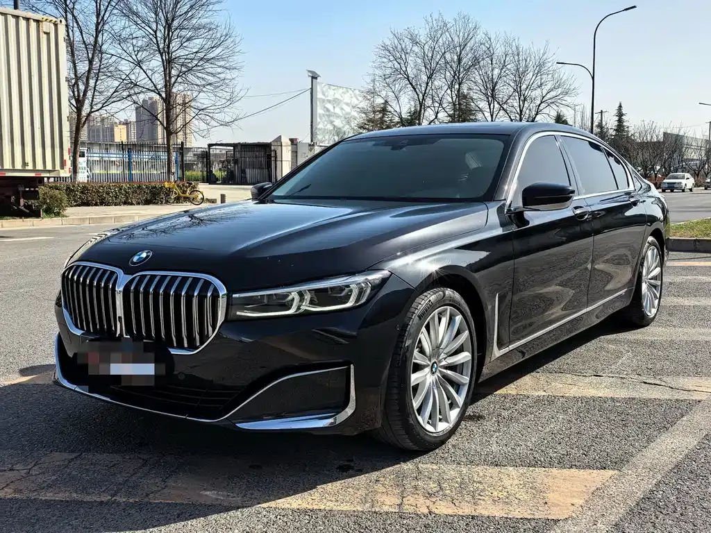 BMW 7 Series — фото 1