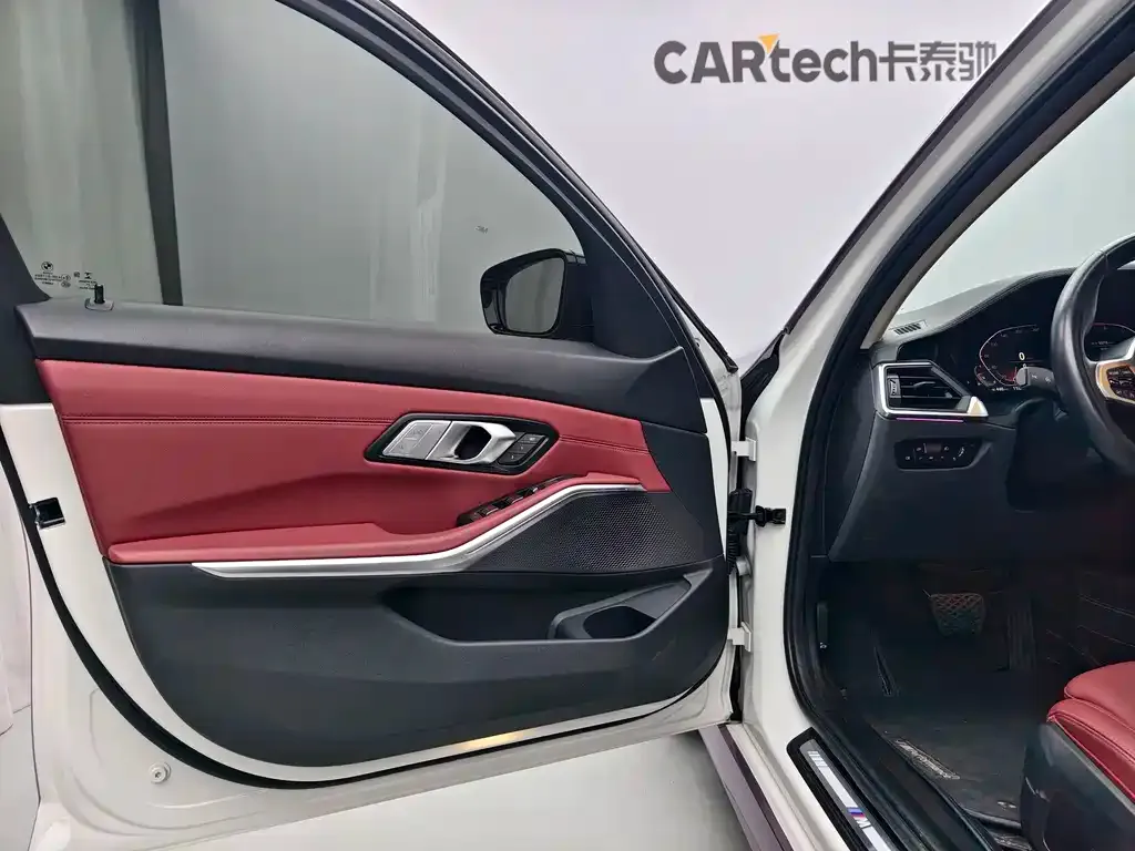 BMW 3 Series 2021 из CN, фото 9