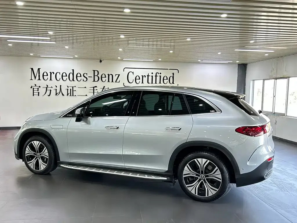 Mercedes-Benz EQE SUV — фото 4