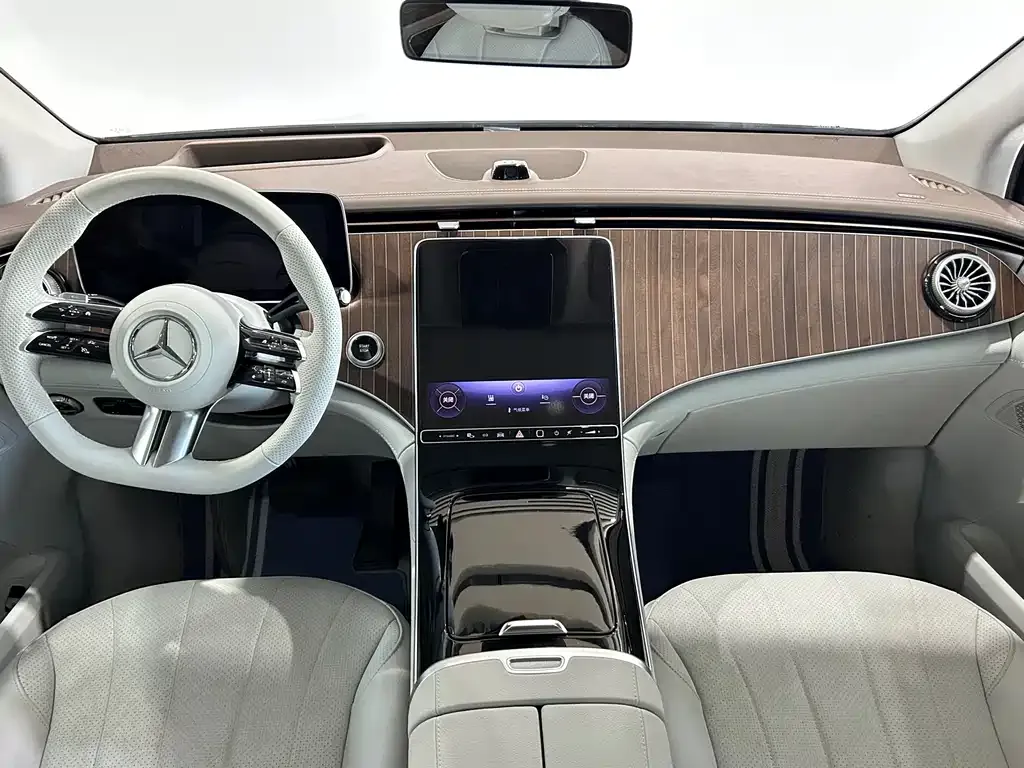 Mercedes-Benz EQE SUV — фото 8