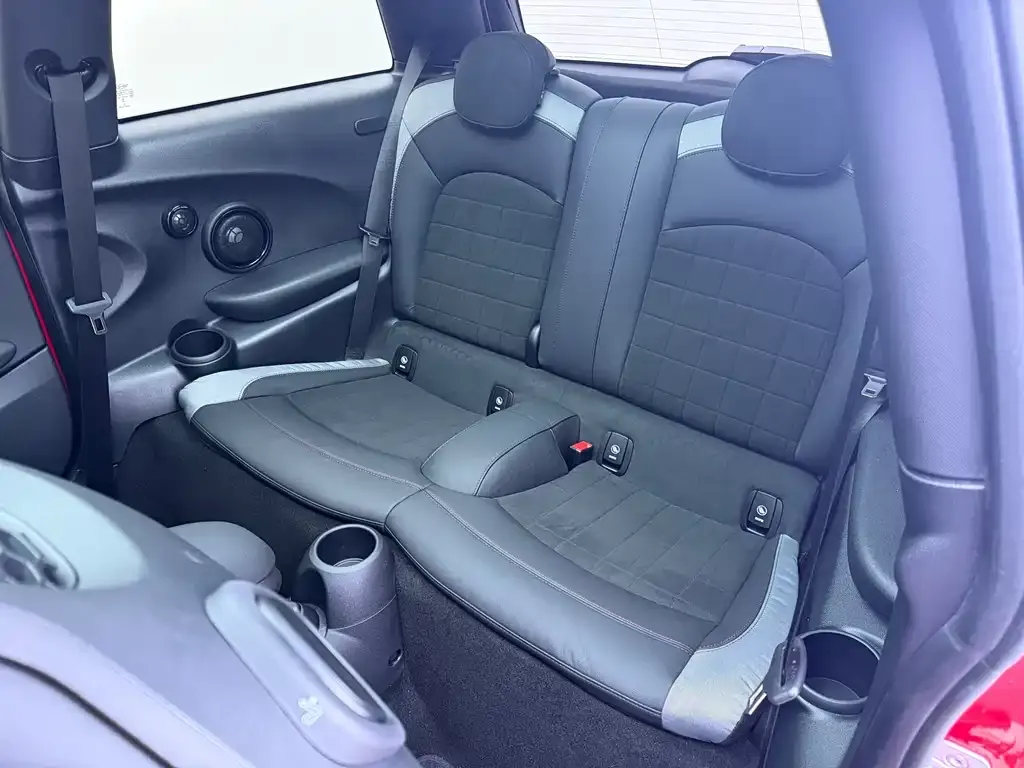 MINI Cooper (3-door) 2023 из CN, фото 7