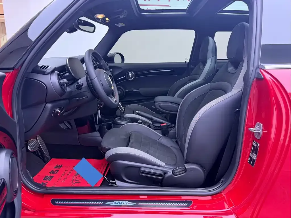 MINI Cooper (3-door) 2023 из CN, фото 9