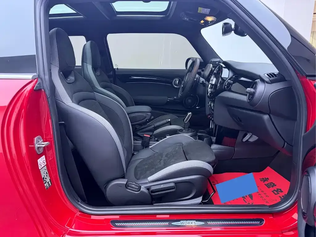 MINI Cooper (3-door) 2023 из CN, фото 2