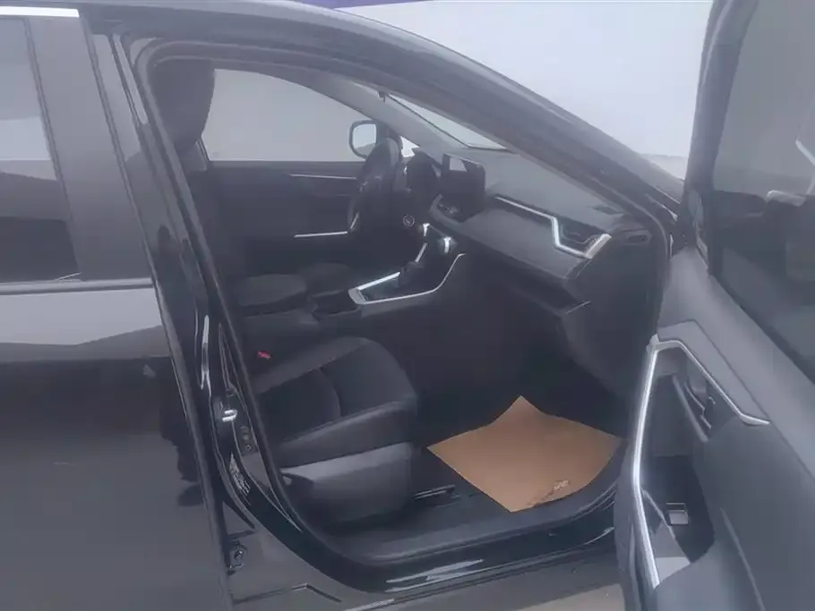 Toyota RAV4 2025 из CN, фото 5