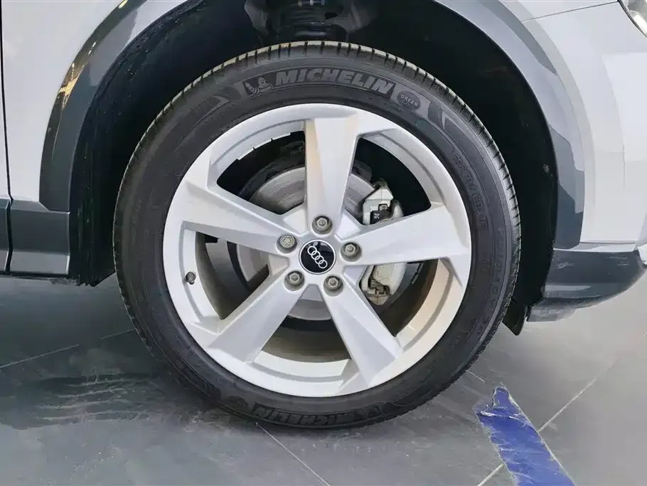 Audi Q2L 2023 из CN, фото 4