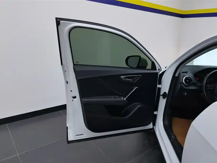Audi Q2L 2023 из CN, фото 5