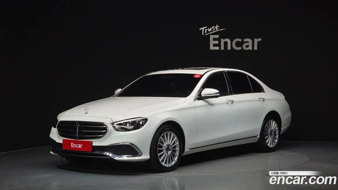 Mercedes-Benz E-Class — фото 1