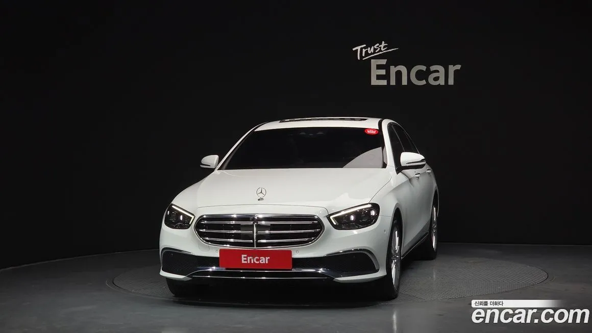 Mercedes-Benz E-Class — фото 4