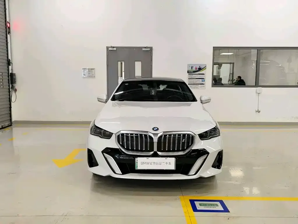 BMW i5 2025 из CN, фото 4
