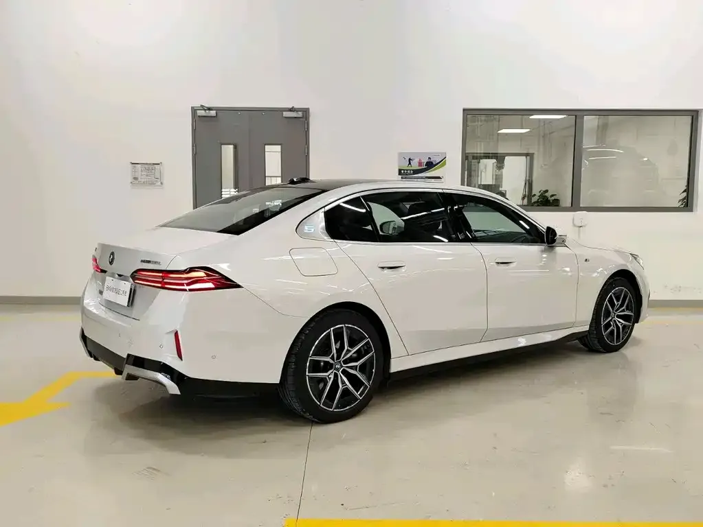 BMW i5 2025 из CN, фото 6