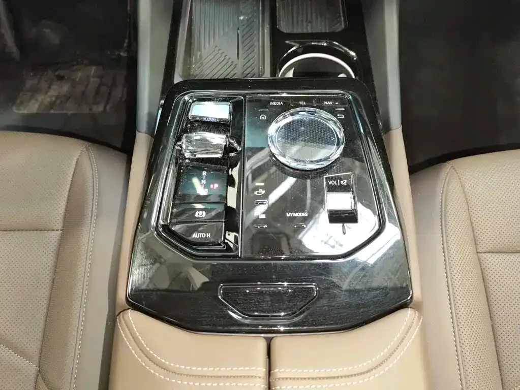 BMW i5 2025 из CN, фото 5