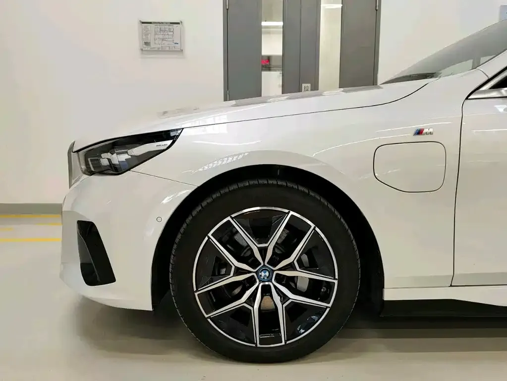 BMW i5 2025 из CN, фото 10