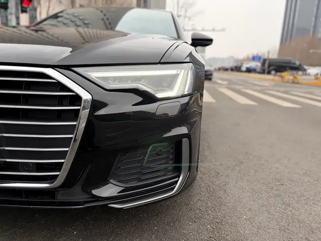 Audi A6L — фото 2