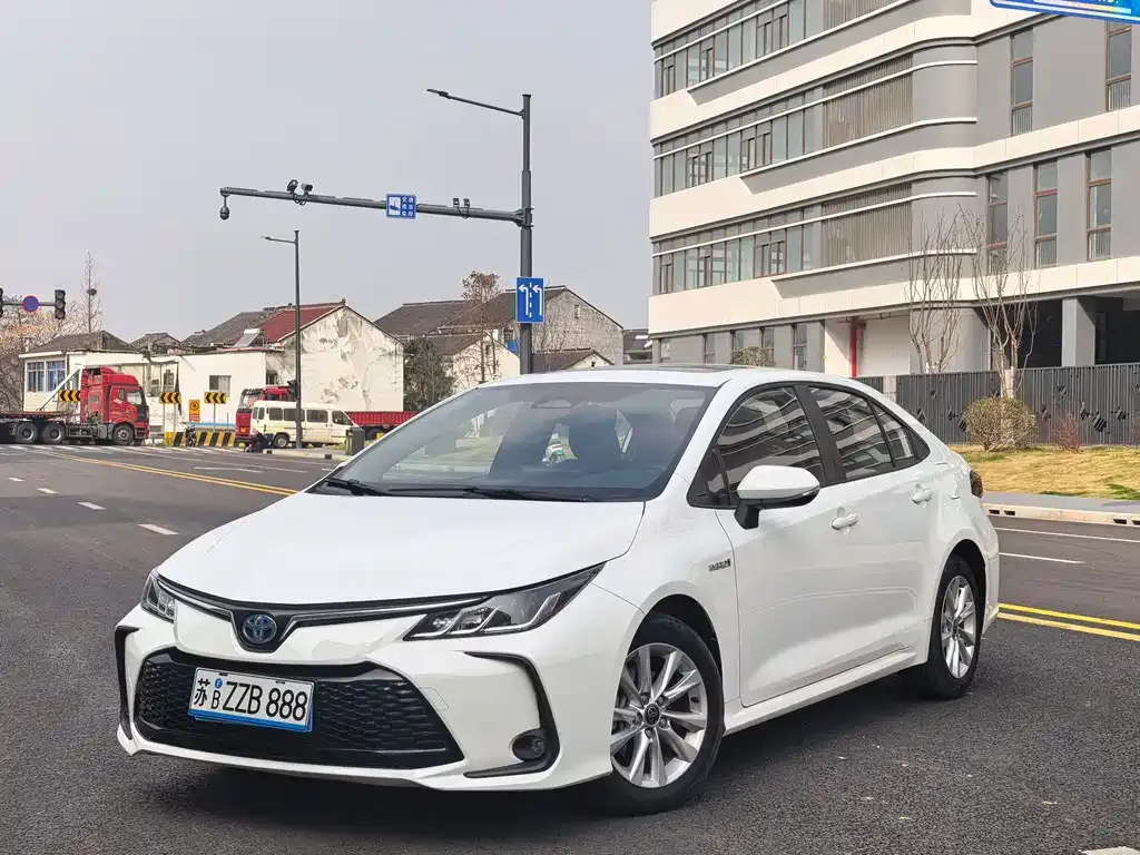 Toyota Corolla 2023 из CN, фото 1