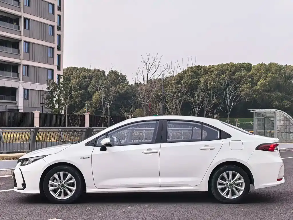 Toyota Corolla 2023 из CN, фото 8