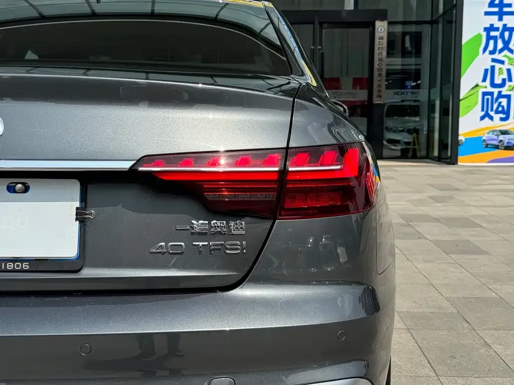 Audi A4L — фото 2