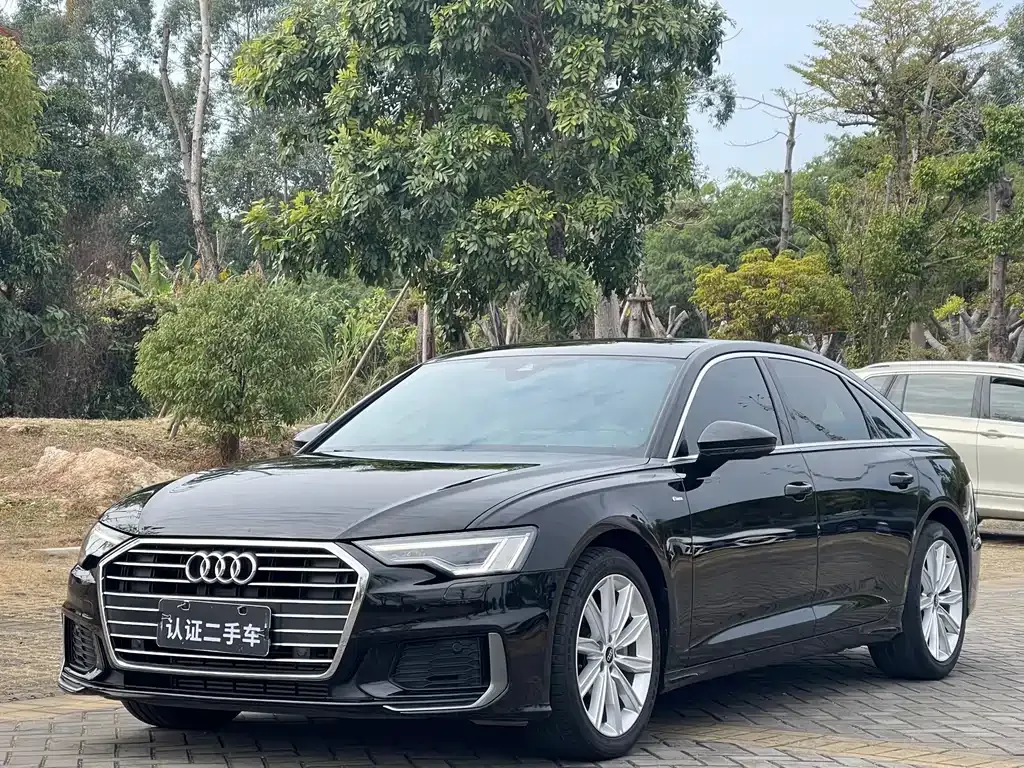 Audi A6L — фото 1