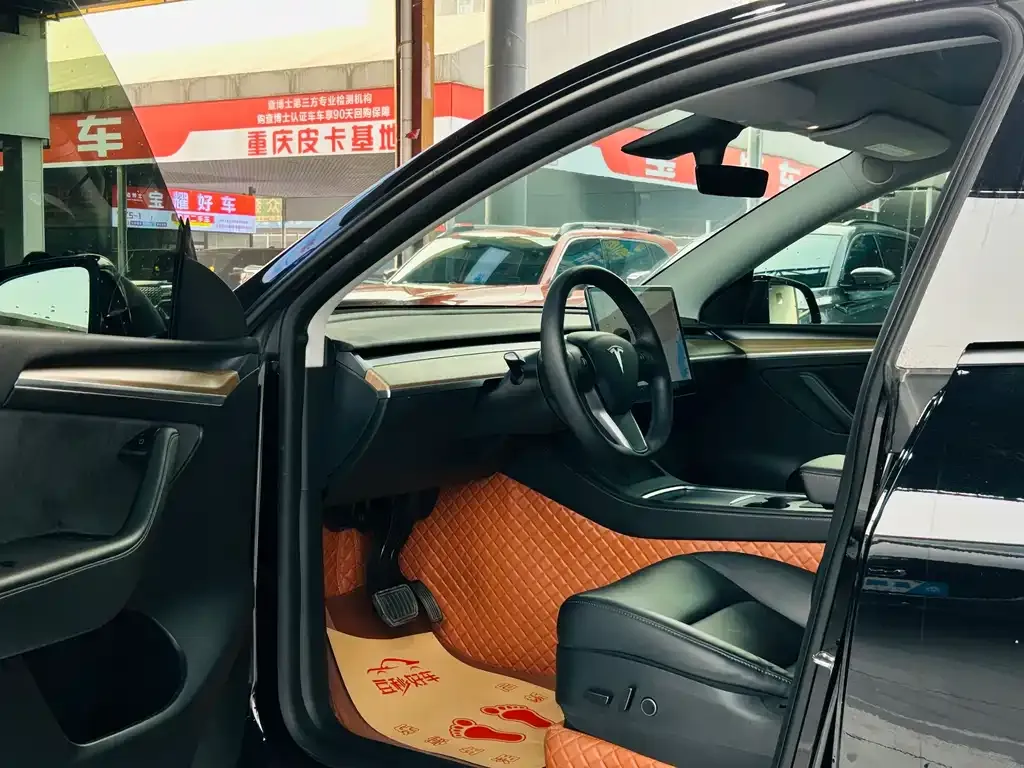 Tesla Model Y — фото 4