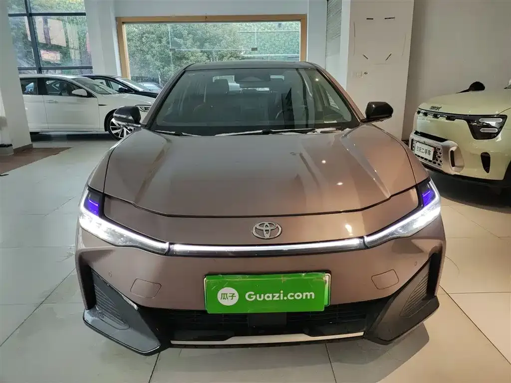 Toyota bZ3 2023 из CN, фото 8