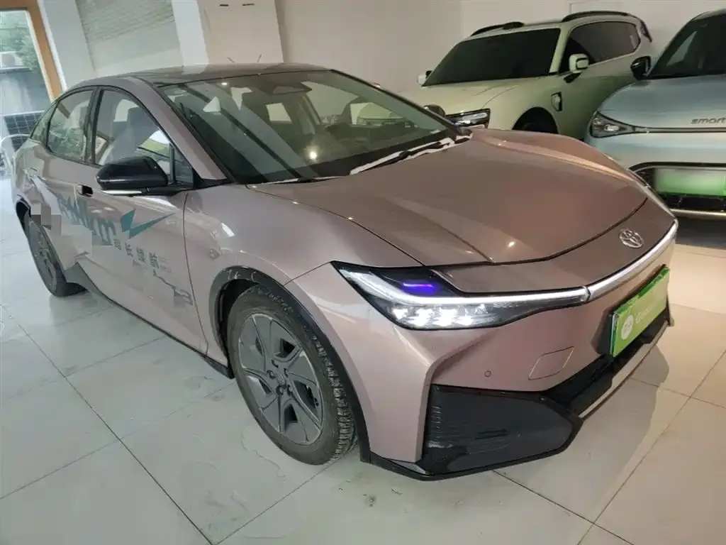 Toyota bZ3 2023 из CN, фото 10