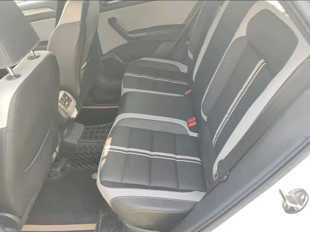 Volkswagen T-Roc 2023 из CN, фото 4