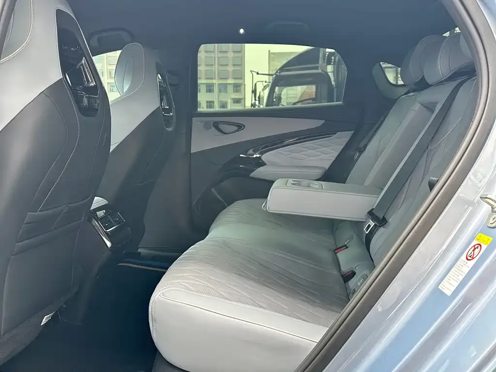 BYD Seal — фото 2