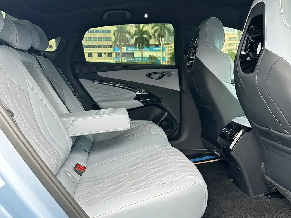 BYD Seal — фото 3