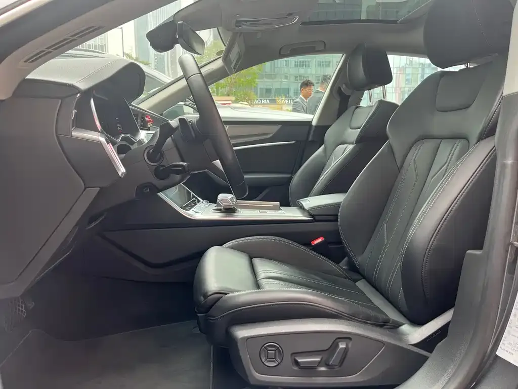 Audi A7 2024 из CN, фото 4