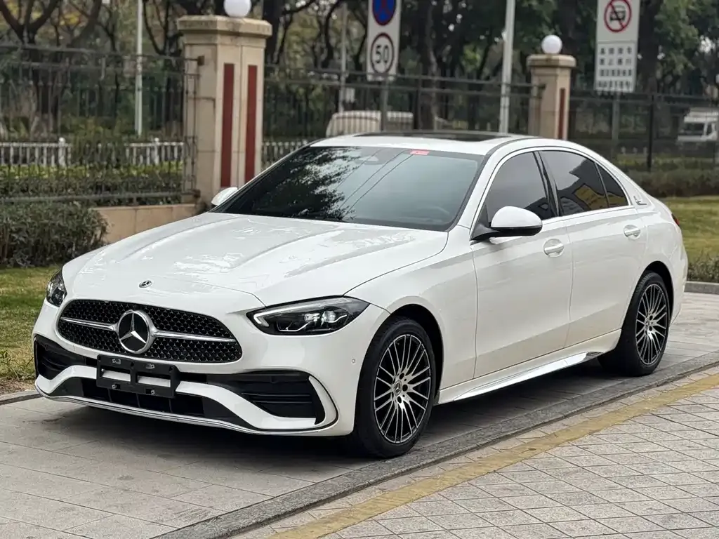 Mercedes-Benz C-Class — фото 1