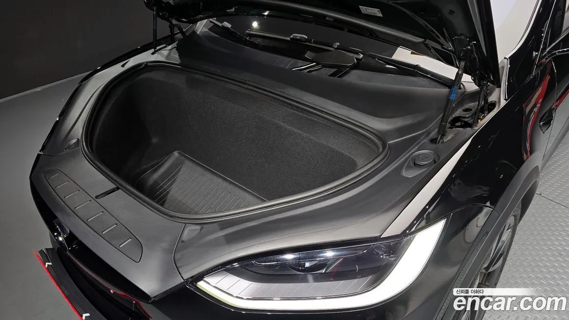 Tesla Model X 2023 из KR, фото 10