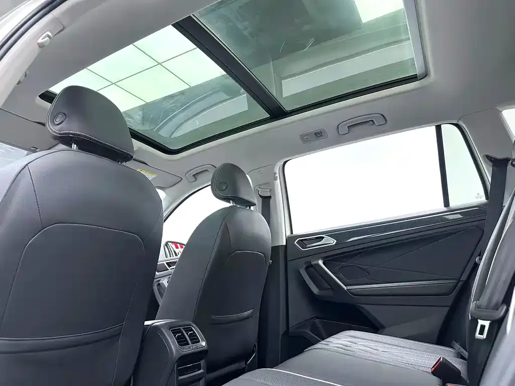 Volkswagen Tiguan L 2022 из CN, фото 3
