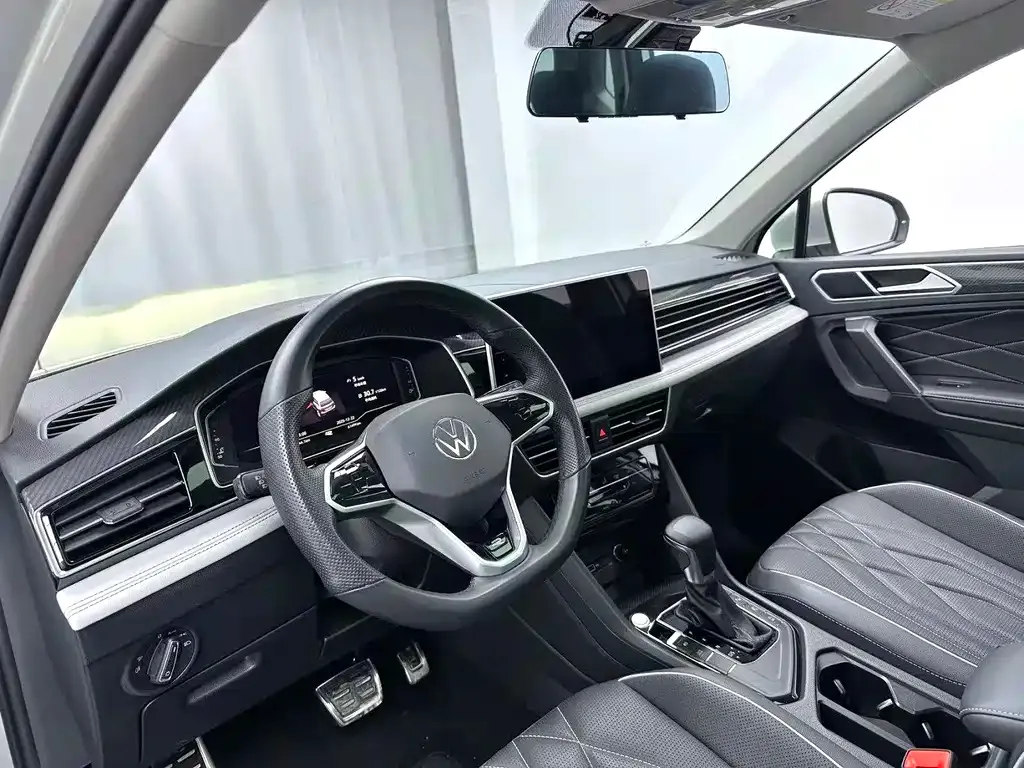 Volkswagen Tiguan L 2022 из CN, фото 4