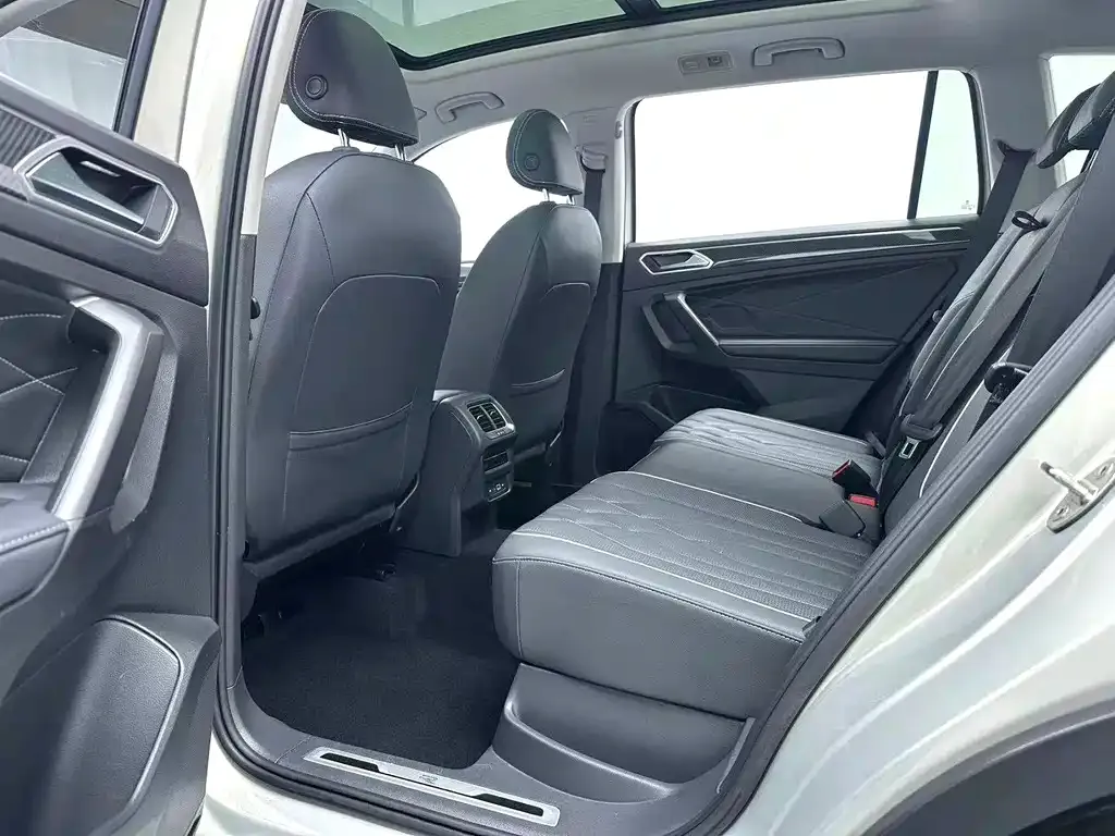 Volkswagen Tiguan L 2022 из CN, фото 8